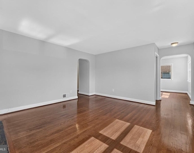 1807 Nova Avenue - Photo Thumbnail 3