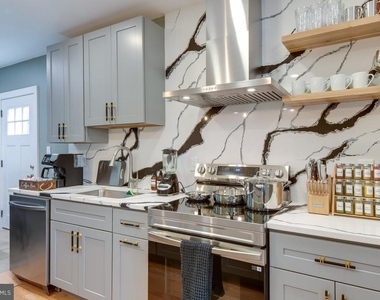 3405 Laurel Avenue - Photo Thumbnail 3