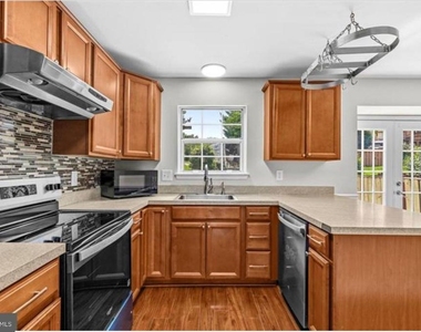 11404 Applegrath Way - Photo Thumbnail 7