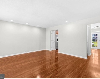 11404 Applegrath Way - Photo Thumbnail 3