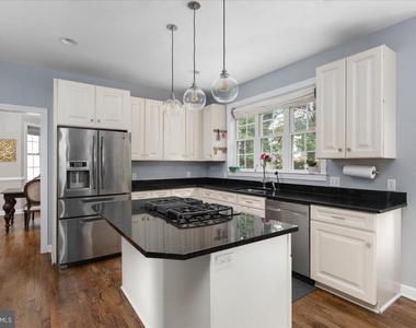 5206 Ridgefield Road - Photo Thumbnail 11