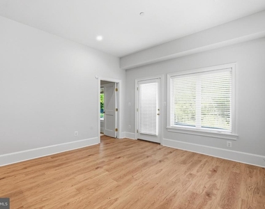 10205 Sorrel Avenue - Photo Thumbnail 3