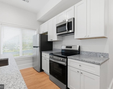 10205 Sorrel Avenue - Photo Thumbnail 1