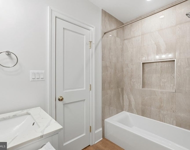 10205 Sorrel Avenue - Photo Thumbnail 7