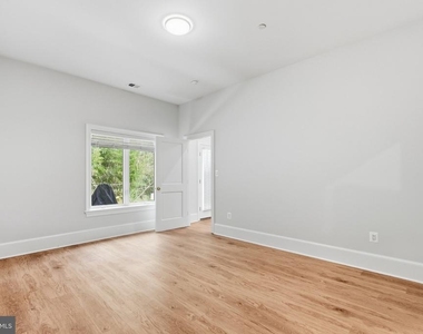 10205 Sorrel Avenue - Photo Thumbnail 5