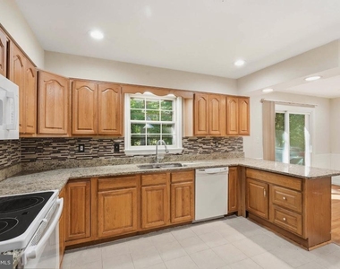 7510 Sanner Road - Photo Thumbnail 6