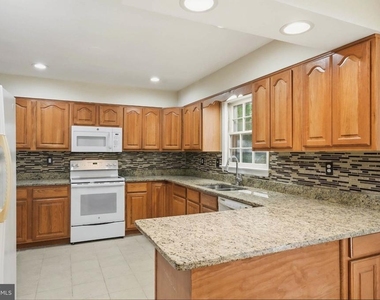 7510 Sanner Road - Photo Thumbnail 5