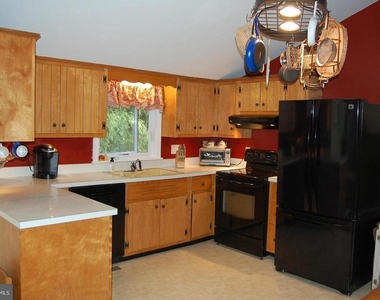6916 Blacks Mill Road - Photo Thumbnail 5