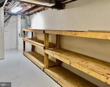 14269 Calvert Street - Photo Thumbnail 14