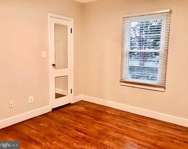 14269 Calvert Street - Photo Thumbnail 9