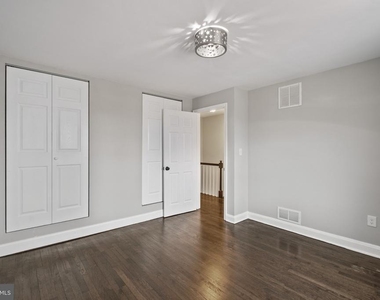 4923 Saint Gemma Road - Photo Thumbnail 10