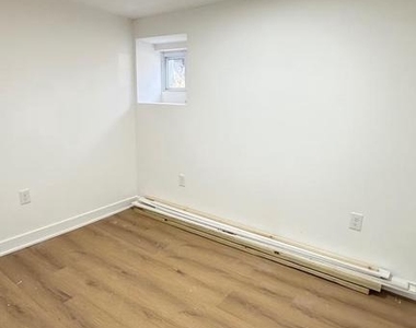 3435 Dupont Avenue - Photo Thumbnail 43