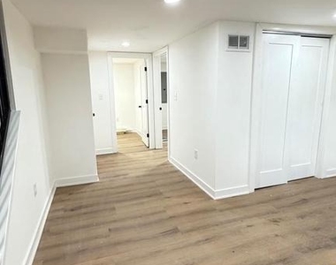3435 Dupont Avenue - Photo Thumbnail 42