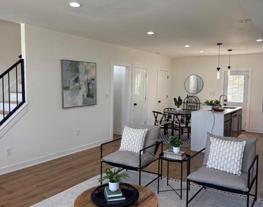 3435 Dupont Avenue - Photo Thumbnail 3