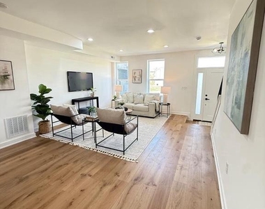 3435 Dupont Avenue - Photo Thumbnail 9
