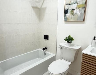 3435 Dupont Avenue - Photo Thumbnail 34