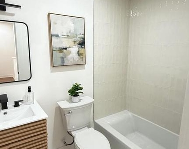 3435 Dupont Avenue - Photo Thumbnail 36