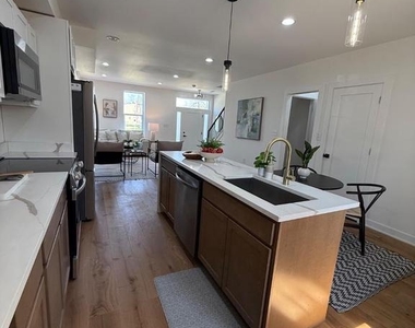 3435 Dupont Avenue - Photo Thumbnail 19