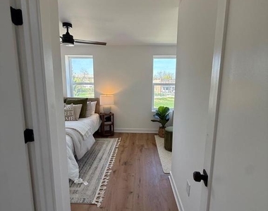 3435 Dupont Avenue - Photo Thumbnail 58