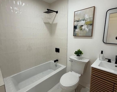 3435 Dupont Avenue - Photo Thumbnail 55