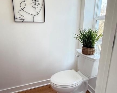 3435 Dupont Avenue - Photo Thumbnail 45