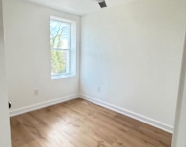 3435 Dupont Avenue - Photo Thumbnail 38