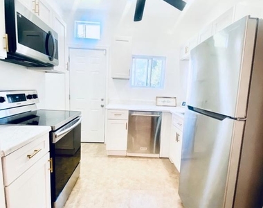 708 Melville Avenue - Photo Thumbnail 4