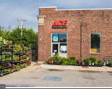 708 Melville Avenue - Photo Thumbnail 14