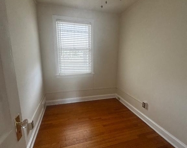 4729 12th Street Ne - Photo Thumbnail 8