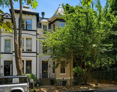 3044 Cambridge Place Nw - Photo Thumbnail 1