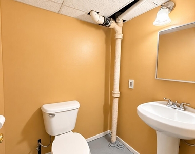 1819 Richmond Avenue - Photo Thumbnail 9