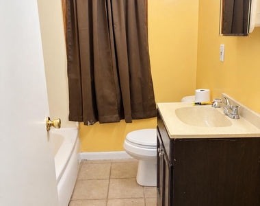 1819 Richmond Avenue - Photo Thumbnail 12
