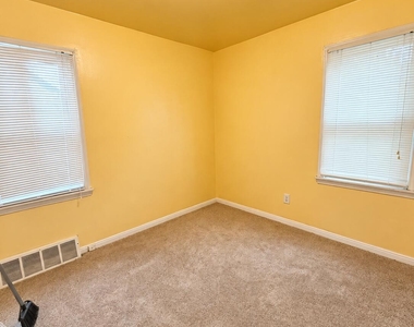 1819 Richmond Avenue - Photo Thumbnail 10