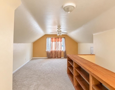 1819 Richmond Avenue - Photo Thumbnail 5