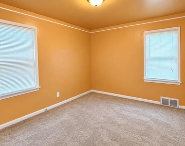 1819 Richmond Avenue - Photo Thumbnail 3