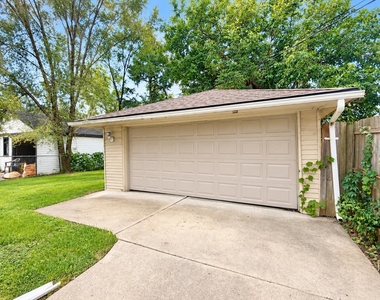 1819 Richmond Avenue - Photo Thumbnail 11