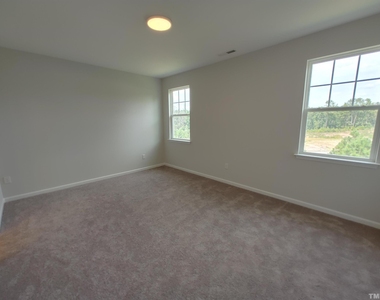 1029 Commack Drive - Photo Thumbnail 8
