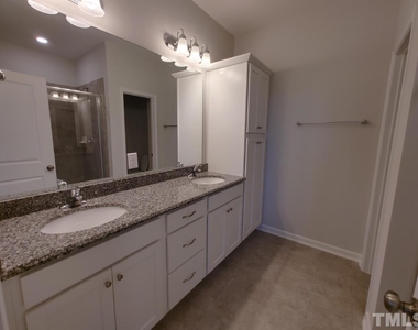 1029 Commack Drive - Photo Thumbnail 10