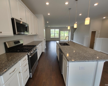 1029 Commack Drive - Photo Thumbnail 4