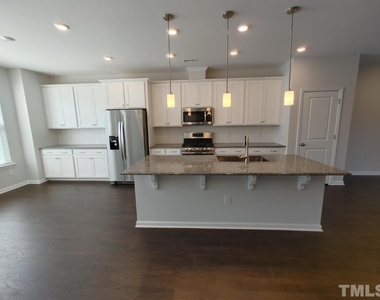 1029 Commack Drive - Photo Thumbnail 3