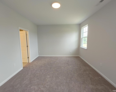 1029 Commack Drive - Photo Thumbnail 9