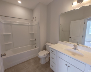 1029 Commack Drive - Photo Thumbnail 14