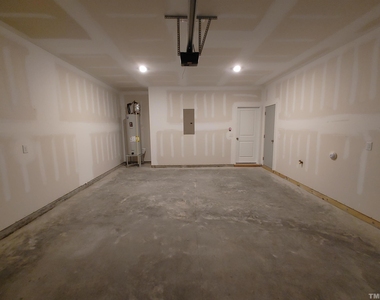 1029 Commack Drive - Photo Thumbnail 19