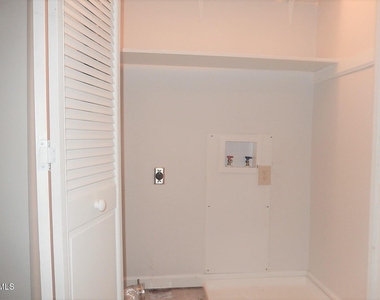 1319 Wall Road - Photo Thumbnail 11