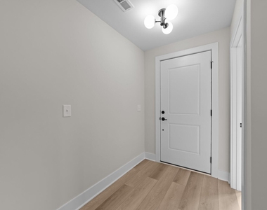710 W North Street - Photo Thumbnail 11