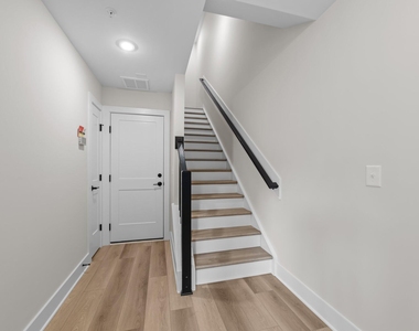 710 W North Street - Photo Thumbnail 12