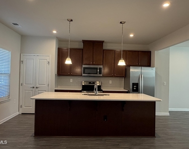 210 Tamworth Creek - Photo Thumbnail 6