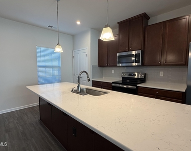 210 Tamworth Creek - Photo Thumbnail 7