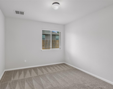 202 Paul Azinger Ct - Photo Thumbnail 3
