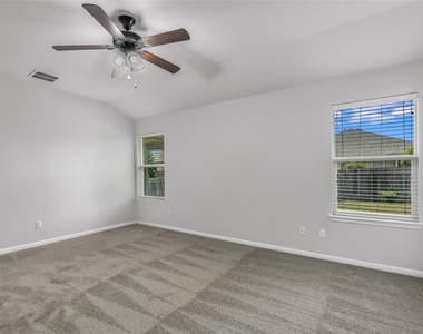 202 Paul Azinger Ct - Photo Thumbnail 7